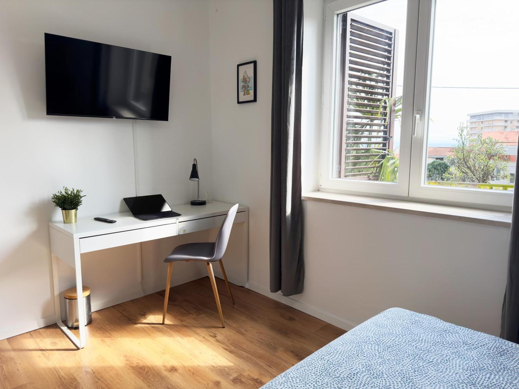 Cute Apartment In Rijeka Near Beach With Parking Екстер'єр фото