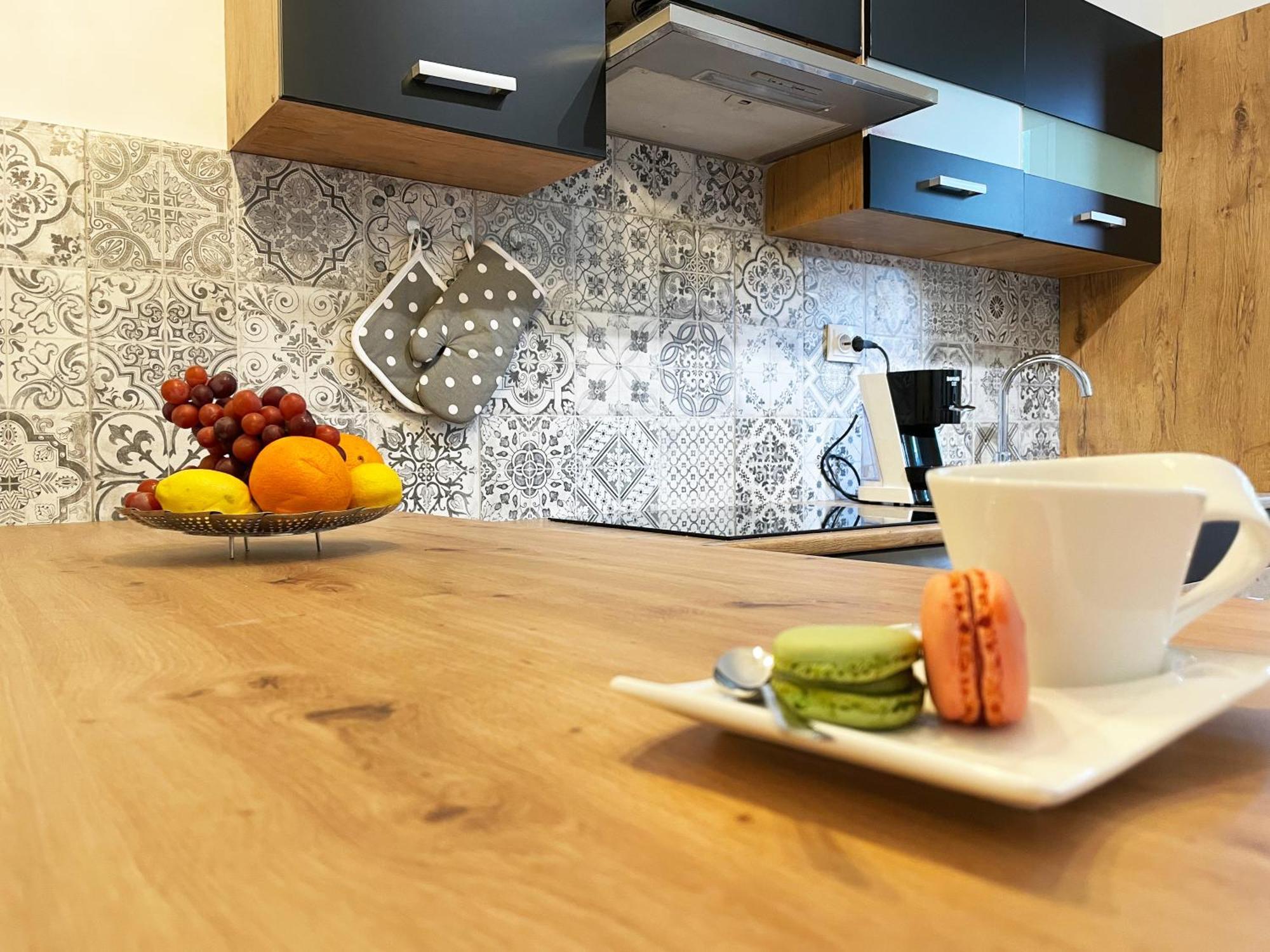 Cute Apartment In Rijeka Near Beach With Parking Екстер'єр фото
